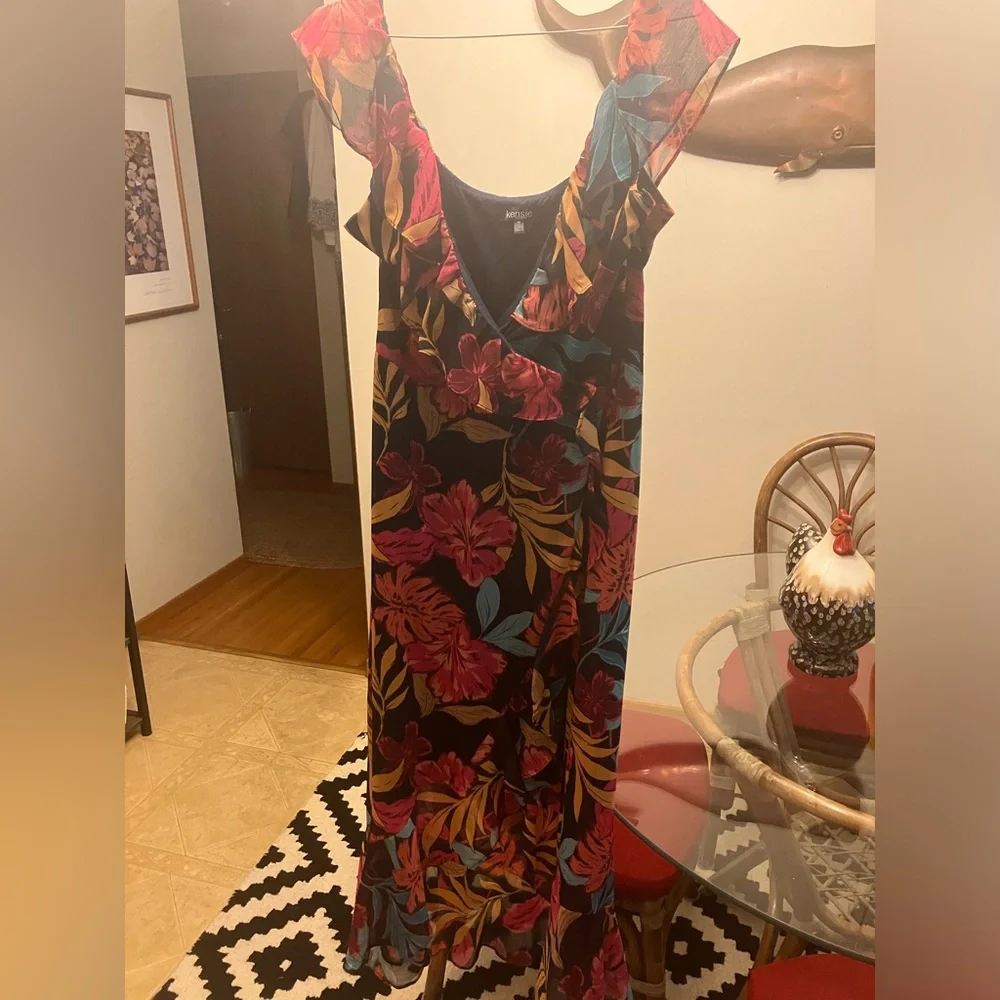 $118 Kensie Tropical Print Shimmery Ruffle Chiffon midi dress, floral. Size 10. - Picture 5 of 16